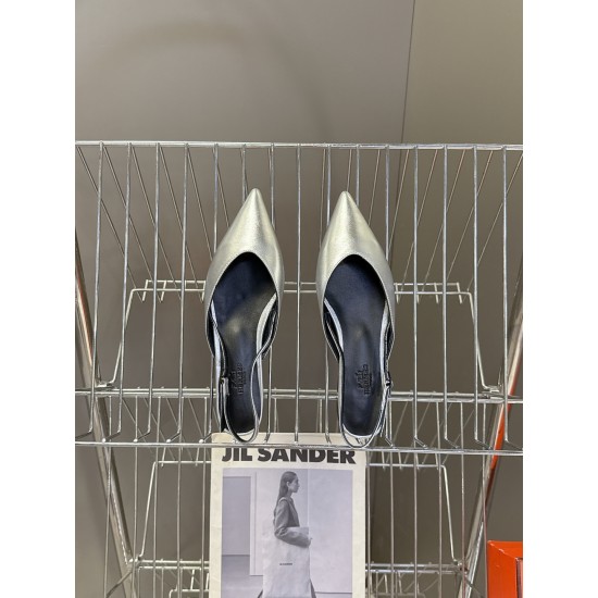 Hermès Fashion Shoes Best Quality
Women 35-41
Men 39-44