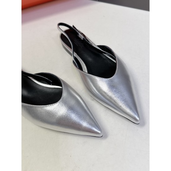Hermès Fashion Shoes Best Quality
Women 35-41
Men 39-44
