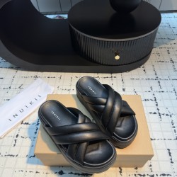 Inuikii Slippers Collection
Women 35-40
