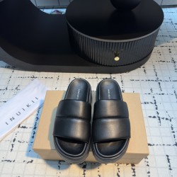Inuikii Slippers Collection
Women 35-40
