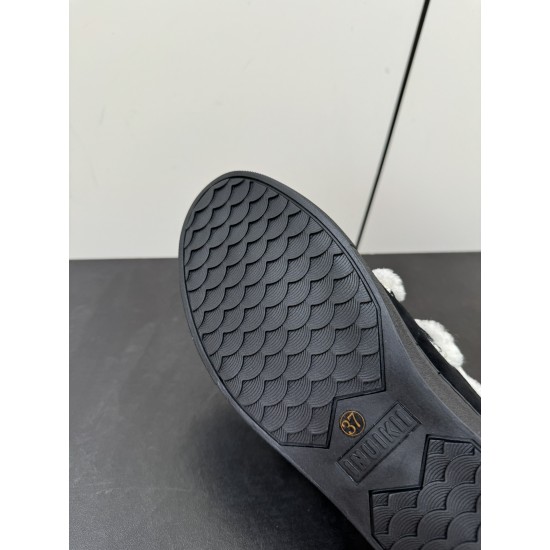 Inuikii Slippers Collection
Women 35-40
