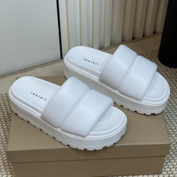 Inuikii Slippers Collection
Women 35-40
