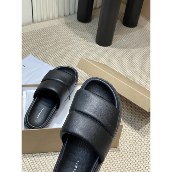 Inuikii Slippers Collection
Women 35-40

