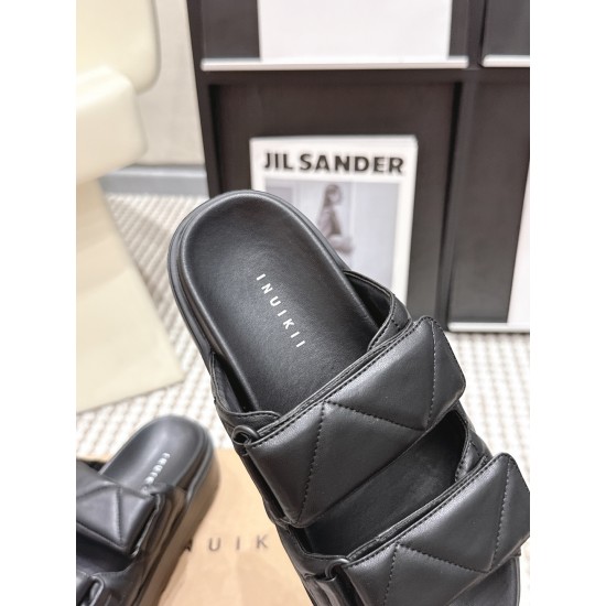 Inuikii Slippers Collection
Women 35-40
