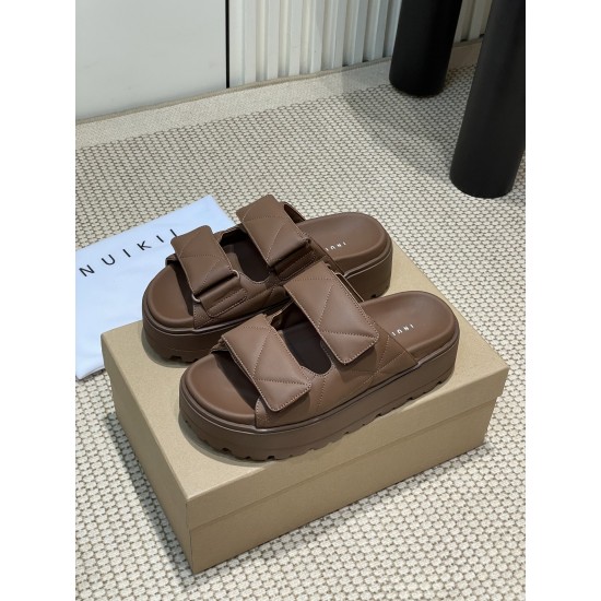 Inuikii Slippers Collection
Women 35-40
