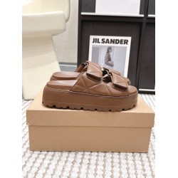 Inuikii Slippers Collection
Women 35-40
