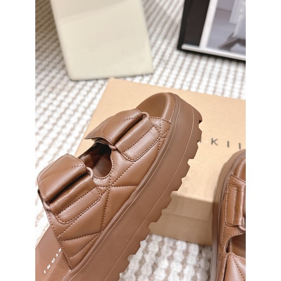 Inuikii Slippers Collection
Women 35-40

