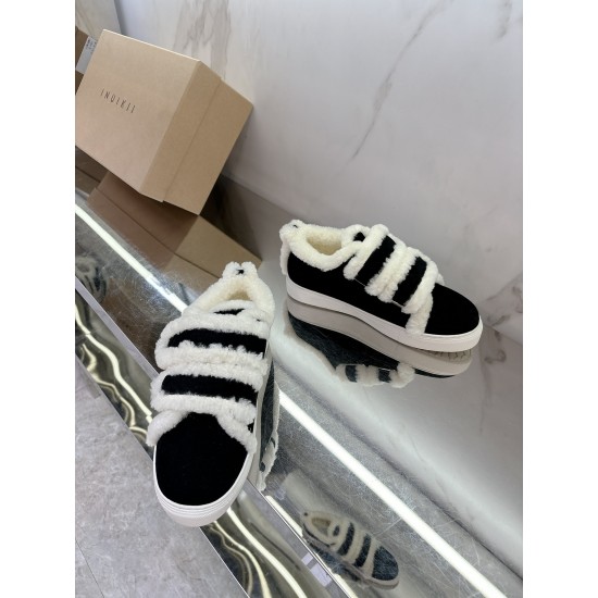 Inuikii Slippers Collection
Women 35-40
