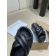 Inuikii Slippers Collection
Women 35-40
