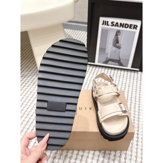 Inuikii Slippers Collection
Women 35-40
