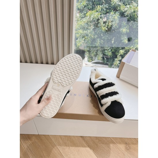 Inuikii Slippers Collection
Women 35-40
