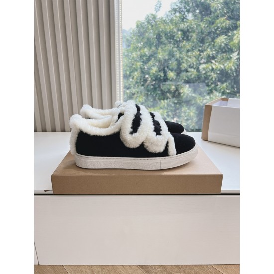 Inuikii Slippers Collection
Women 35-40
