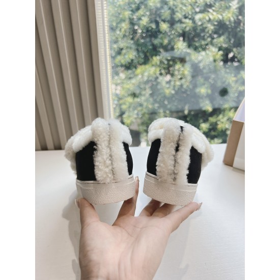 Inuikii Slippers Collection
Women 35-40
