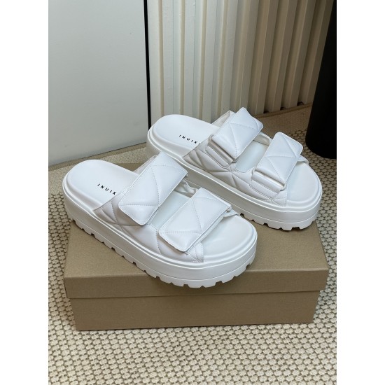 Inuikii Slippers Collection
Women 35-40
