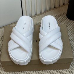 Inuikii Slippers Collection
Women 35-40
