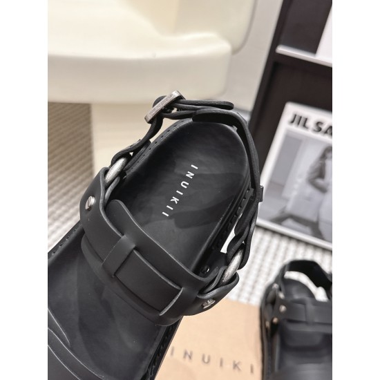 Inuikii Slippers Collection
Women 35-40
