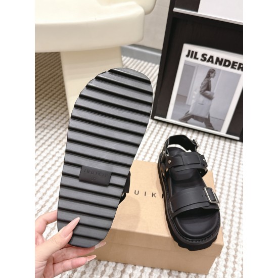 Inuikii Slippers Collection
Women 35-40

