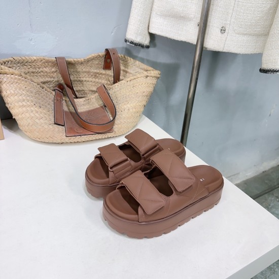 Inuikii Slippers Collection
Women 35-40
