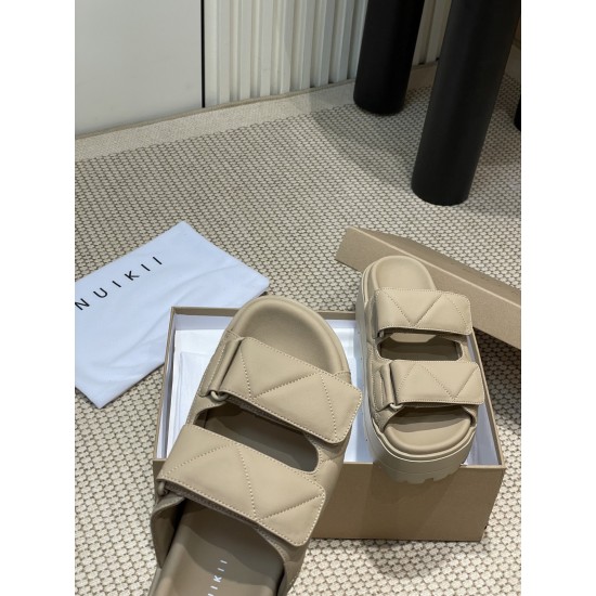 Inuikii Slippers Collection
Women 35-40
