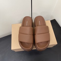 Inuikii Slippers Collection
Women 35-40

