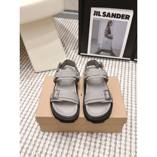 Inuikii Slippers Collection
Women 35-40
