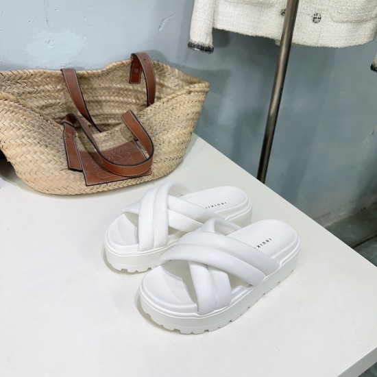 Inuikii Slippers Collection
Women 35-40
