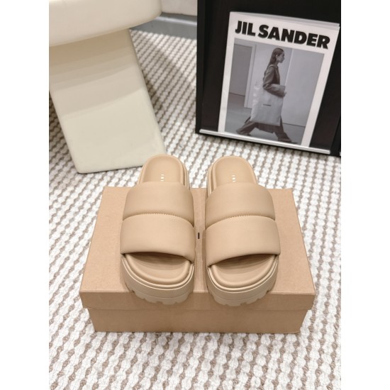 Inuikii Slippers Collection
Women 35-40
