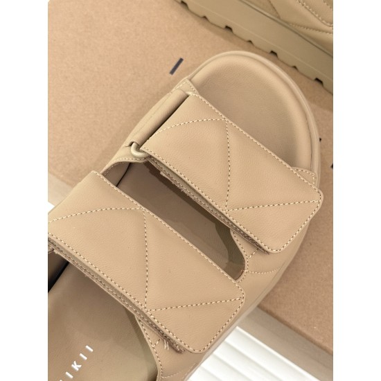 Inuikii Slippers Collection
Women 35-40
