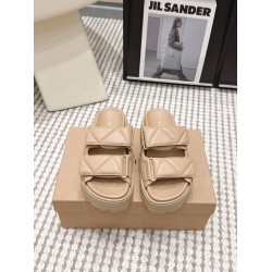 Inuikii Slippers Collection
Women 35-40

