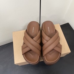 Inuikii Slippers Collection
Women 35-40
