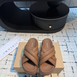Inuikii Slippers Collection
Women 35-40
