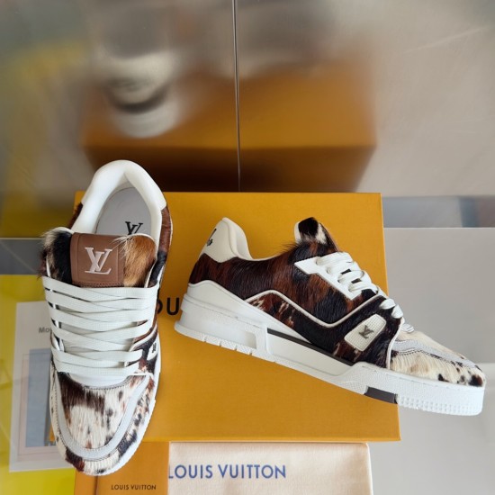 LV Casual Shoes Top Quality
Women 35-41
Men 39-45