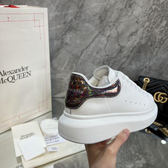 McQueen Casual Shoes Top Quality
Women 35-41
Men 39-45