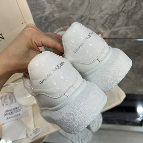 McQueen Casual Shoes Top Quality
Women 35-41
Men 39-45