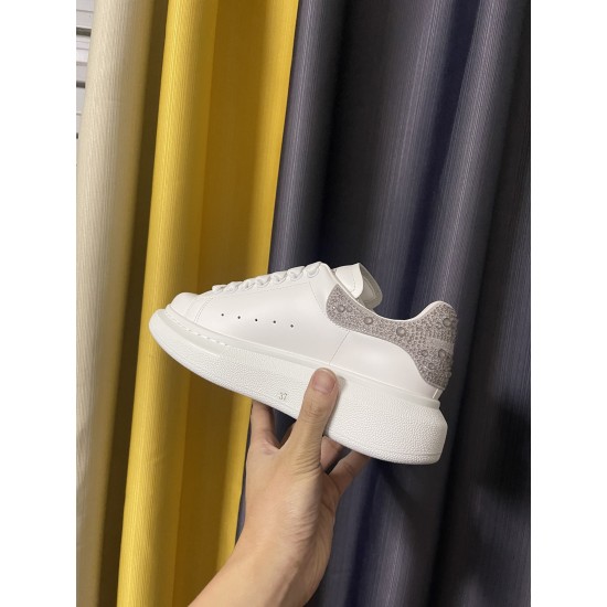 McQueen Casual Shoes Top Quality
Women 35-41
Men 39-45