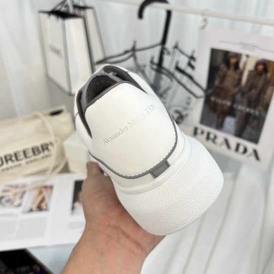 McQueen Casual Shoes Top Quality
Women 35-41
Men 39-45