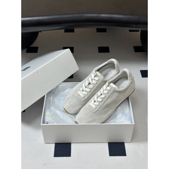 Toteme Shoes Collection
Women 35-40