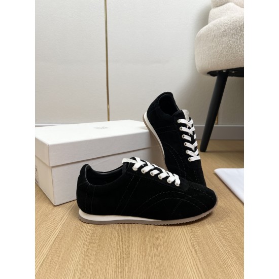 Toteme Shoes Collection
Women 35-40