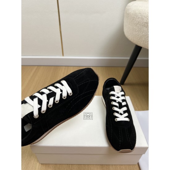 Toteme Shoes Collection
Women 35-40