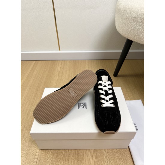 Toteme Shoes Collection
Women 35-40