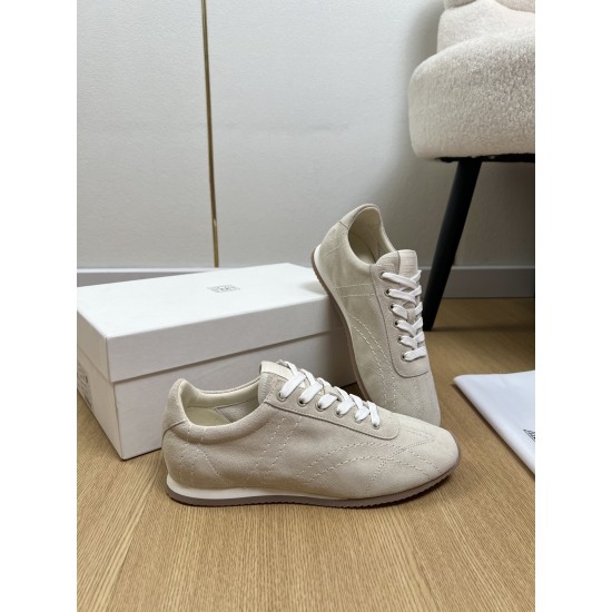 Toteme Shoes Collection
Women 35-40