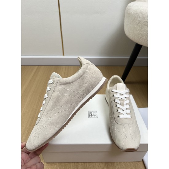 Toteme Shoes Collection
Women 35-40