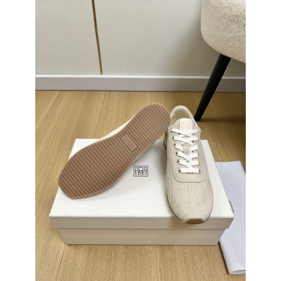 Toteme Shoes Collection
Women 35-40