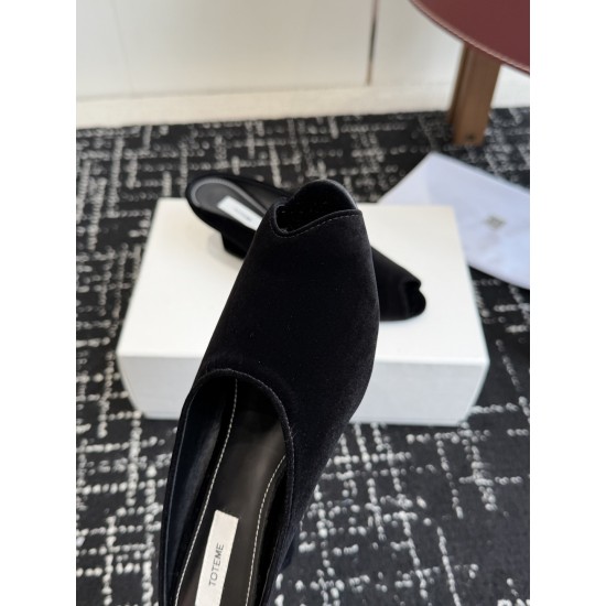 Toteme Slippers