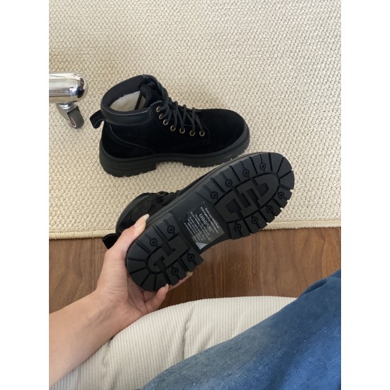Ugg Shoes Top Quality
Women 35-41