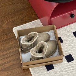 Ugg Shoes Top Quality
Women 35-41