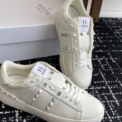 Valentino Shoes Top Quality
Women size 35-41
Men size 39-45