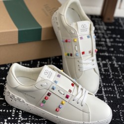 Valentino Shoes Top Quality
Women size 35-41
Men size 39-45