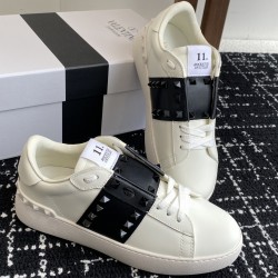 Valentino Shoes Top Quality
Women size 35-41
Men size 39-45