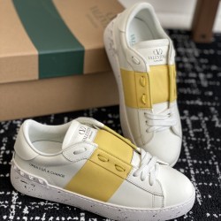 Valentino Shoes Top Quality
Women size 35-41
Men size 39-45